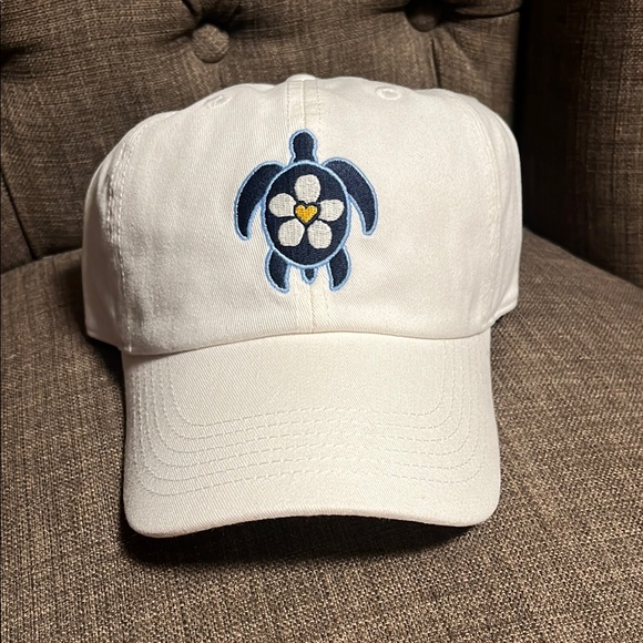 Life Is Good women's Heart Daisy Turtle Embroidered Hat NWT - Picture 1 of 7